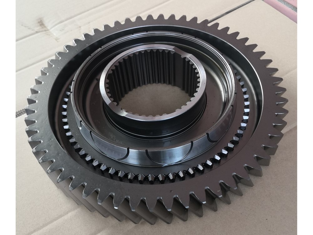 Ground transmission gear with internal spline