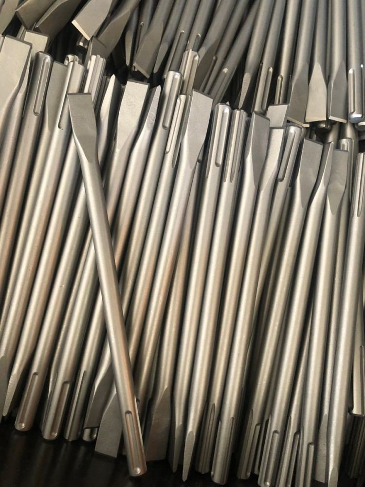 SDS chisels in production, forged and heat-treated