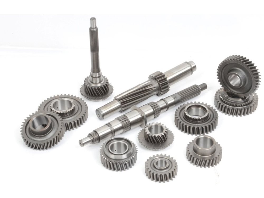 Transmission gear set with input and output shafts for commercial vehicles